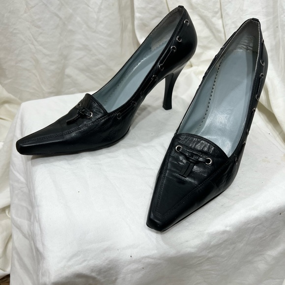 BCBG 3 1/2β Inch Heels Genuine Leather Excellent Inside And Out. Very Stβ¦ - Picture 5 of 16